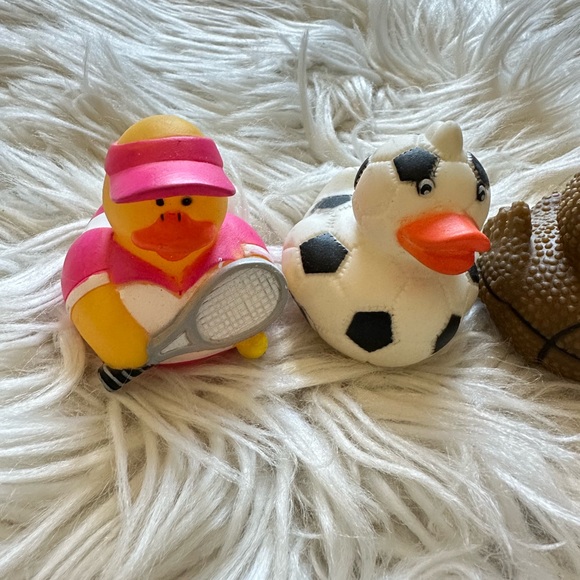 Sports themed rubber duckies (x3) - Picture 2 of 4